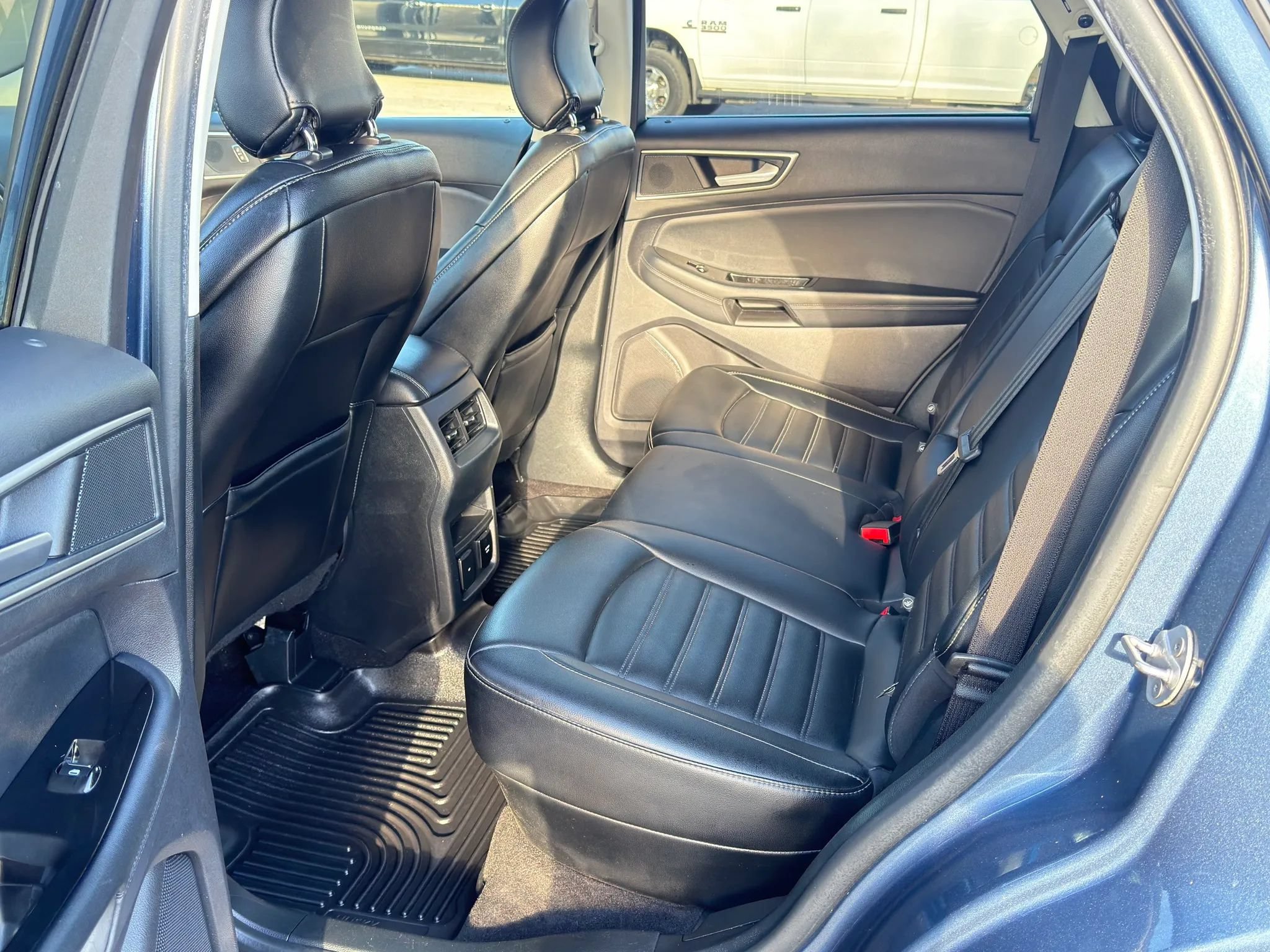 Used 2019 Ford Edge SEL w/ Equipment Group 201A AWD/4WD image 11