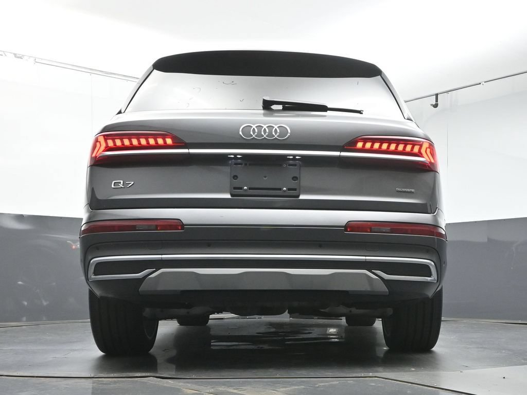 Used 2022 Audi Q7 3.0T Premium Plus w/ Premium Plus Package AWD/4WD image 38