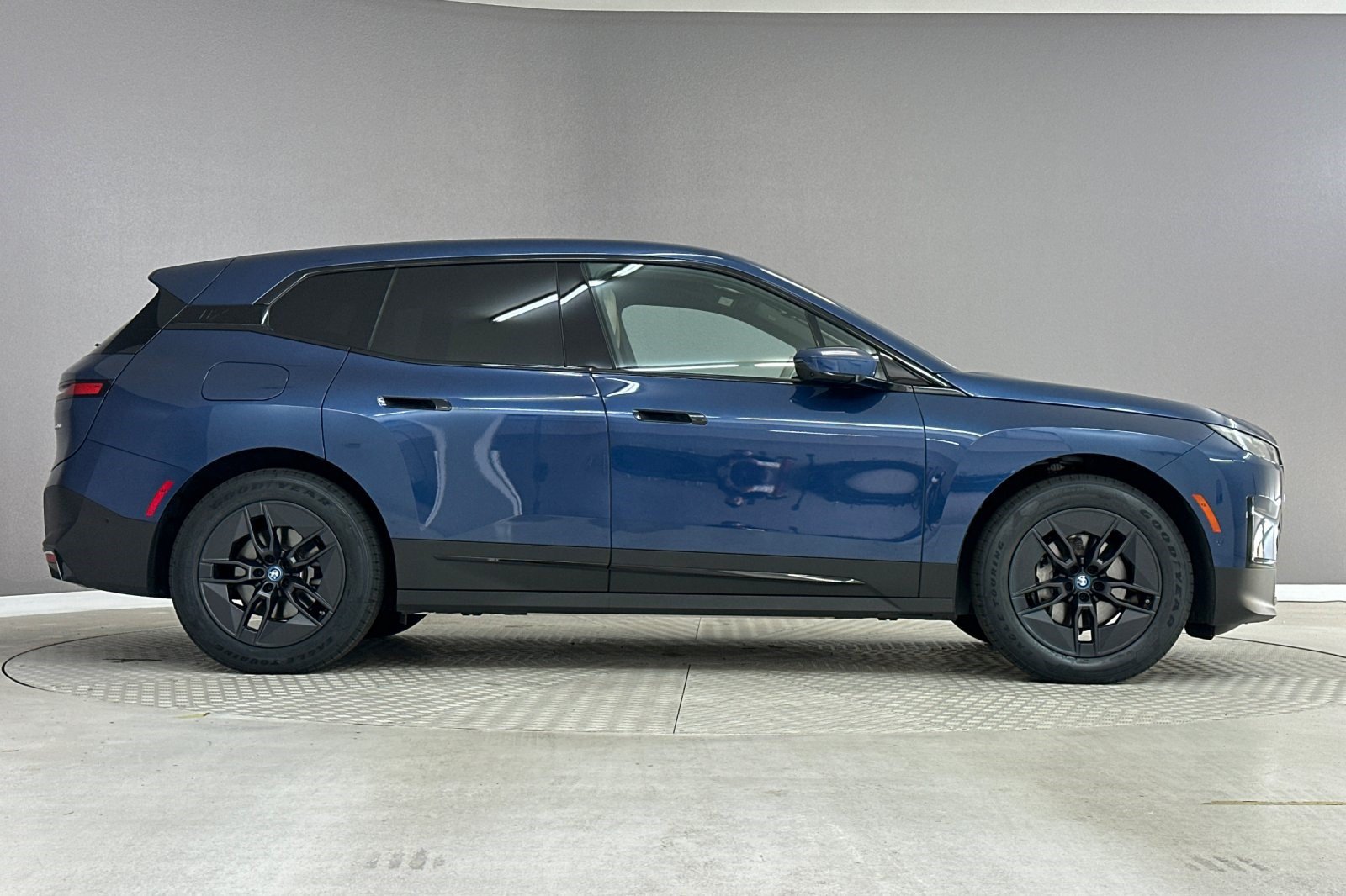 Certified 2024 BMW iX xDrive50 AWD/4WD image 7