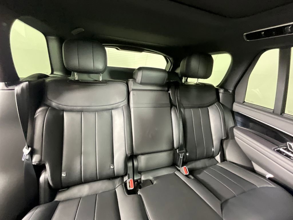 Certified 2025 Land Rover Range Rover SE AWD/4WD image 22
