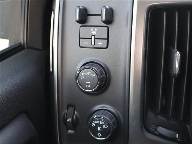 Used 2017 Chevrolet Silverado 1500 LT w/ Redline Edition AWD/4WD image 16