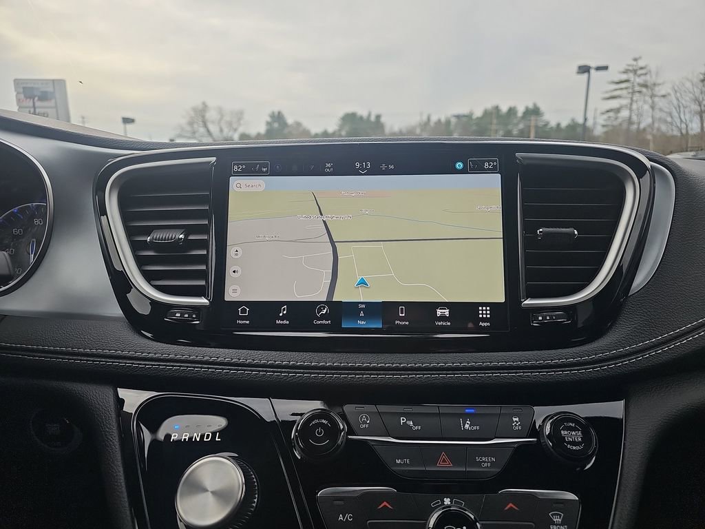 New 2026 Chrysler Pacifica Limited image 20