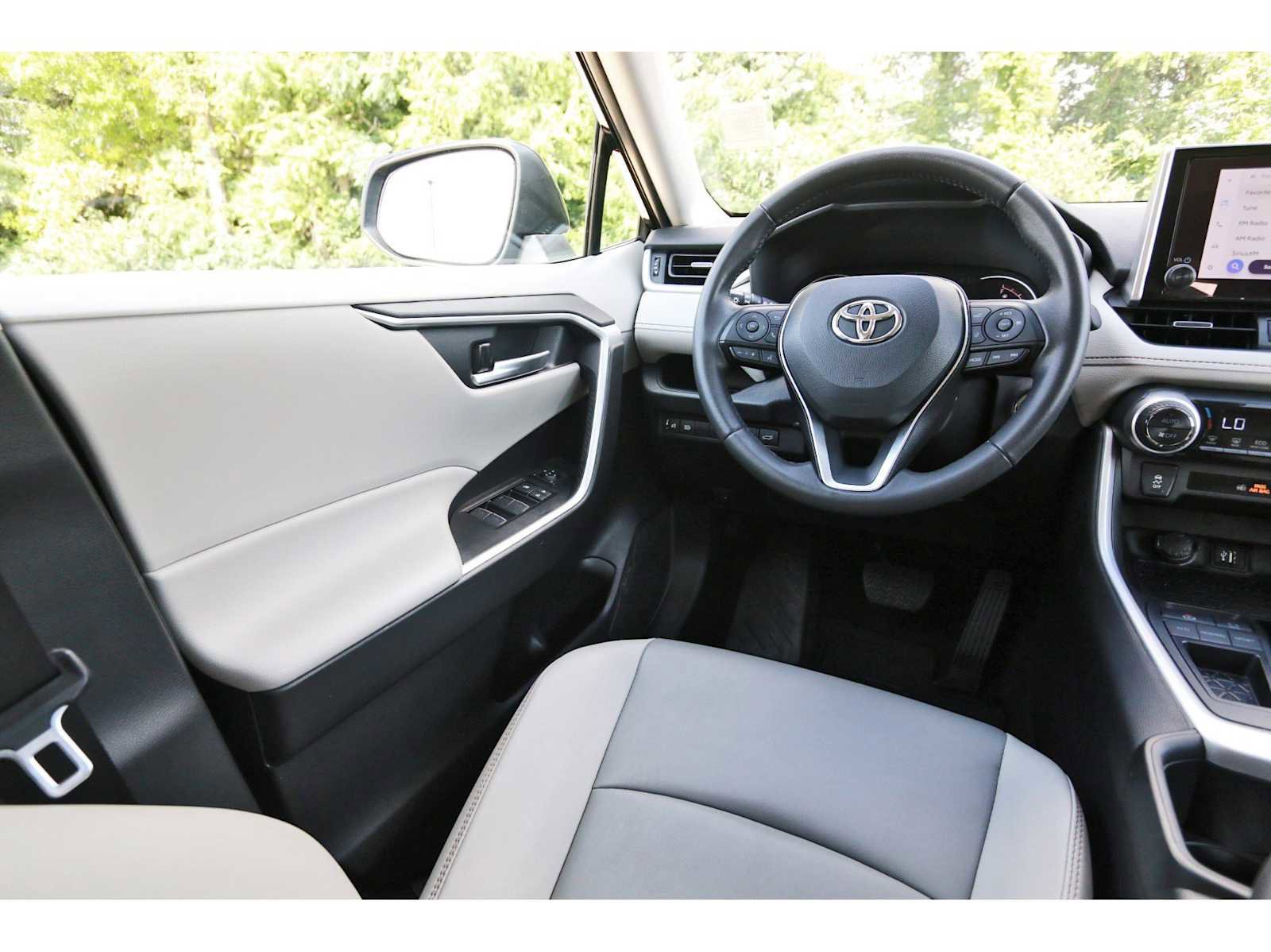 Used 2023 Toyota RAV4 XLE Premium FWD image 6