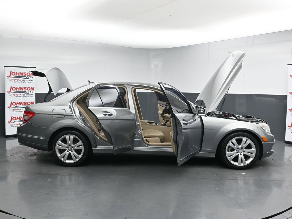 Used 2010 Mercedes-Benz C 300 Sedan image 41
