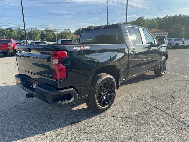 New 2026 Chevrolet Silverado 1500 Custom w/ LPO, Dark Essentials Package AWD/4WD image 6