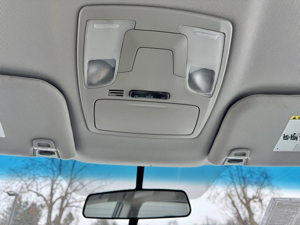 Used 2016 Toyota Sienna L image 35