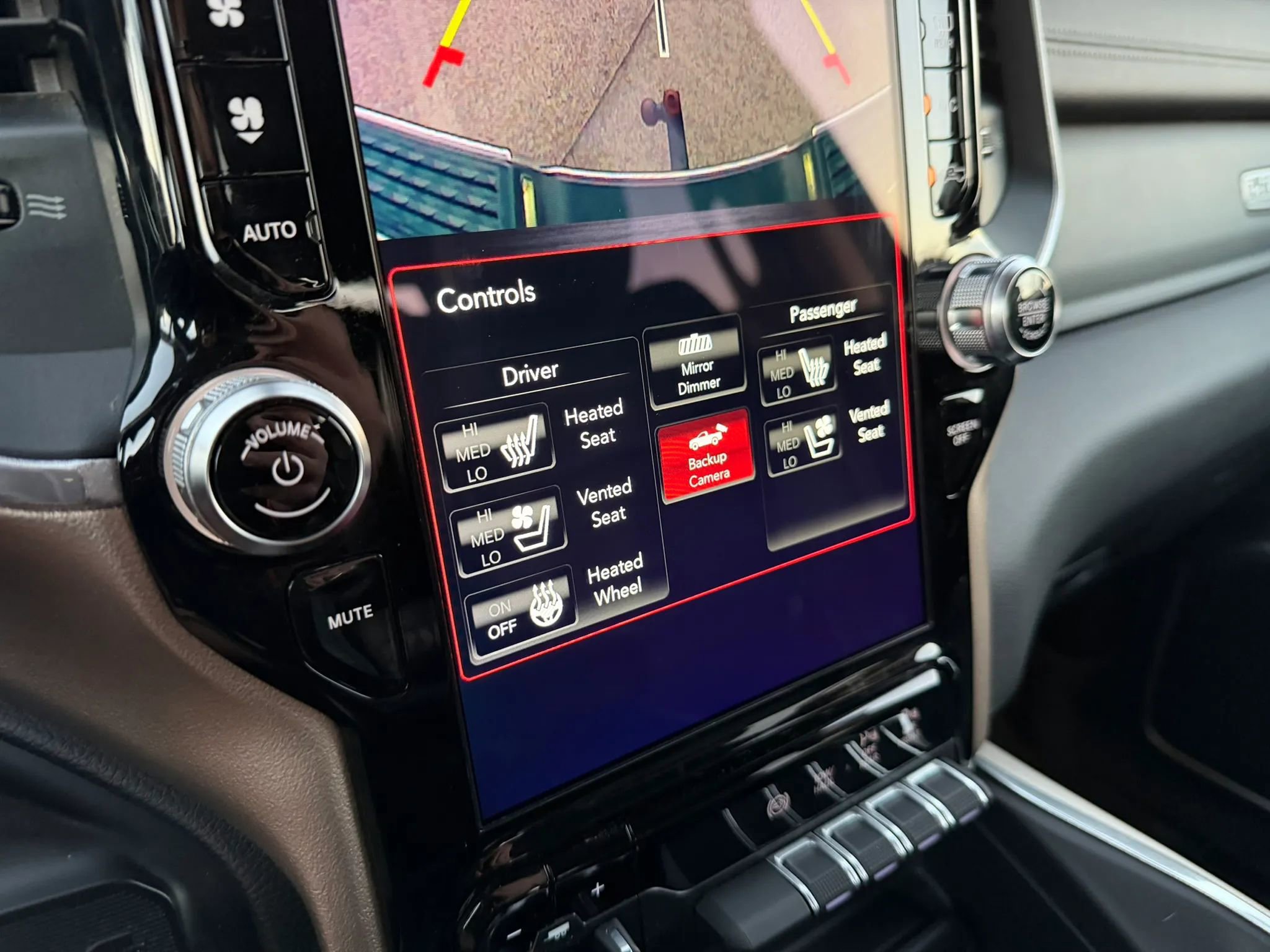 Used 2019 RAM 2500 Laramie image 17