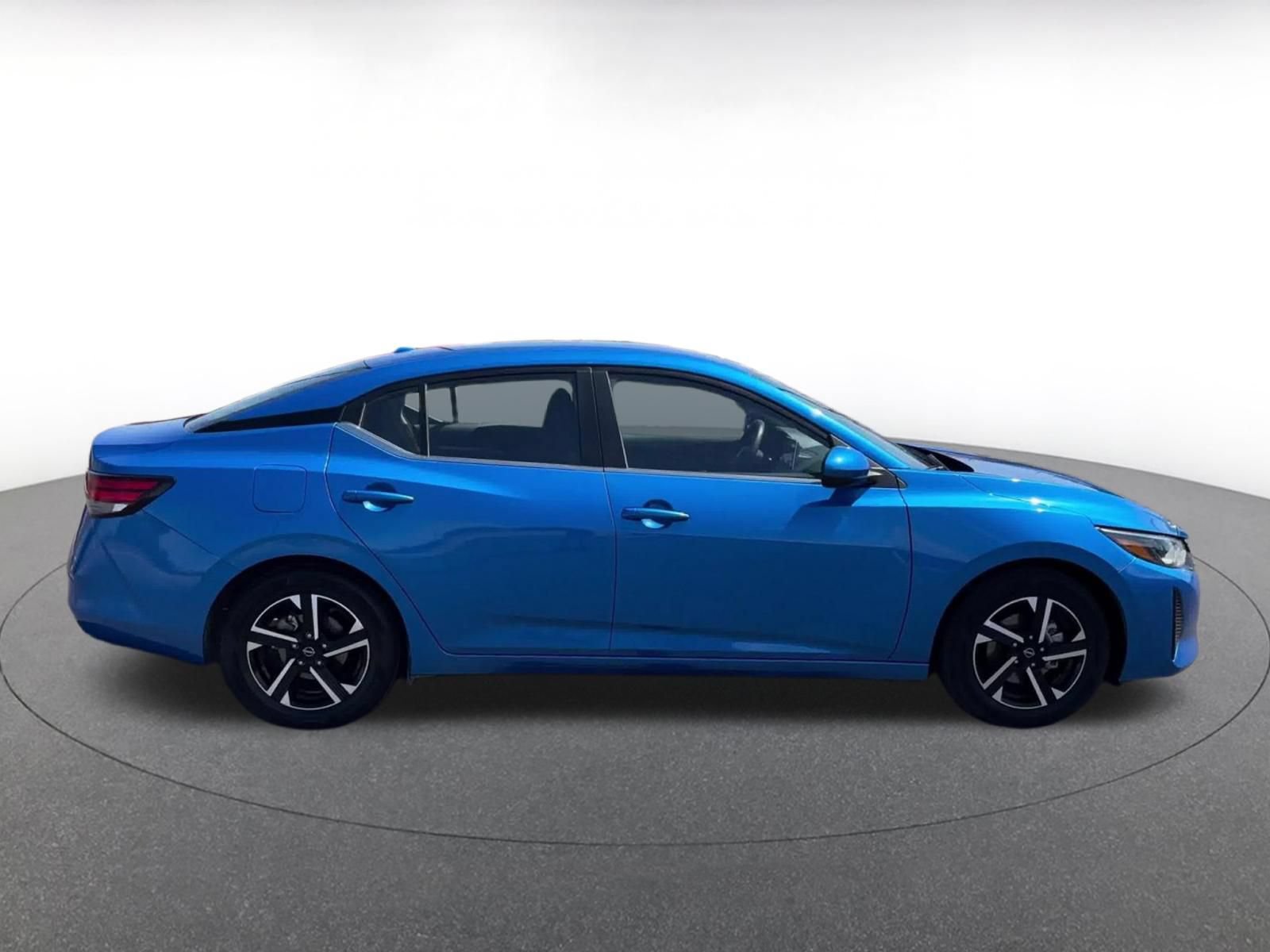 Used 2025 Nissan Sentra SV FWD image 13