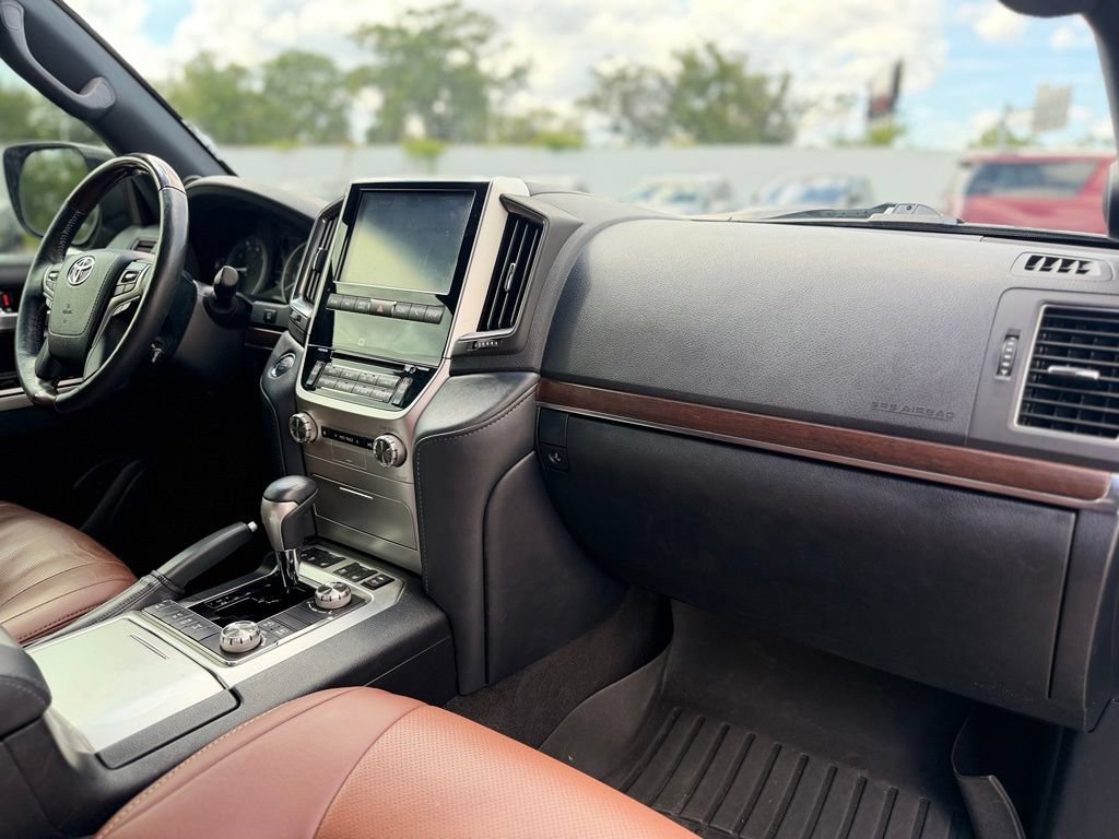 Used 2019 Toyota Land Cruiser AWD/4WD image 17