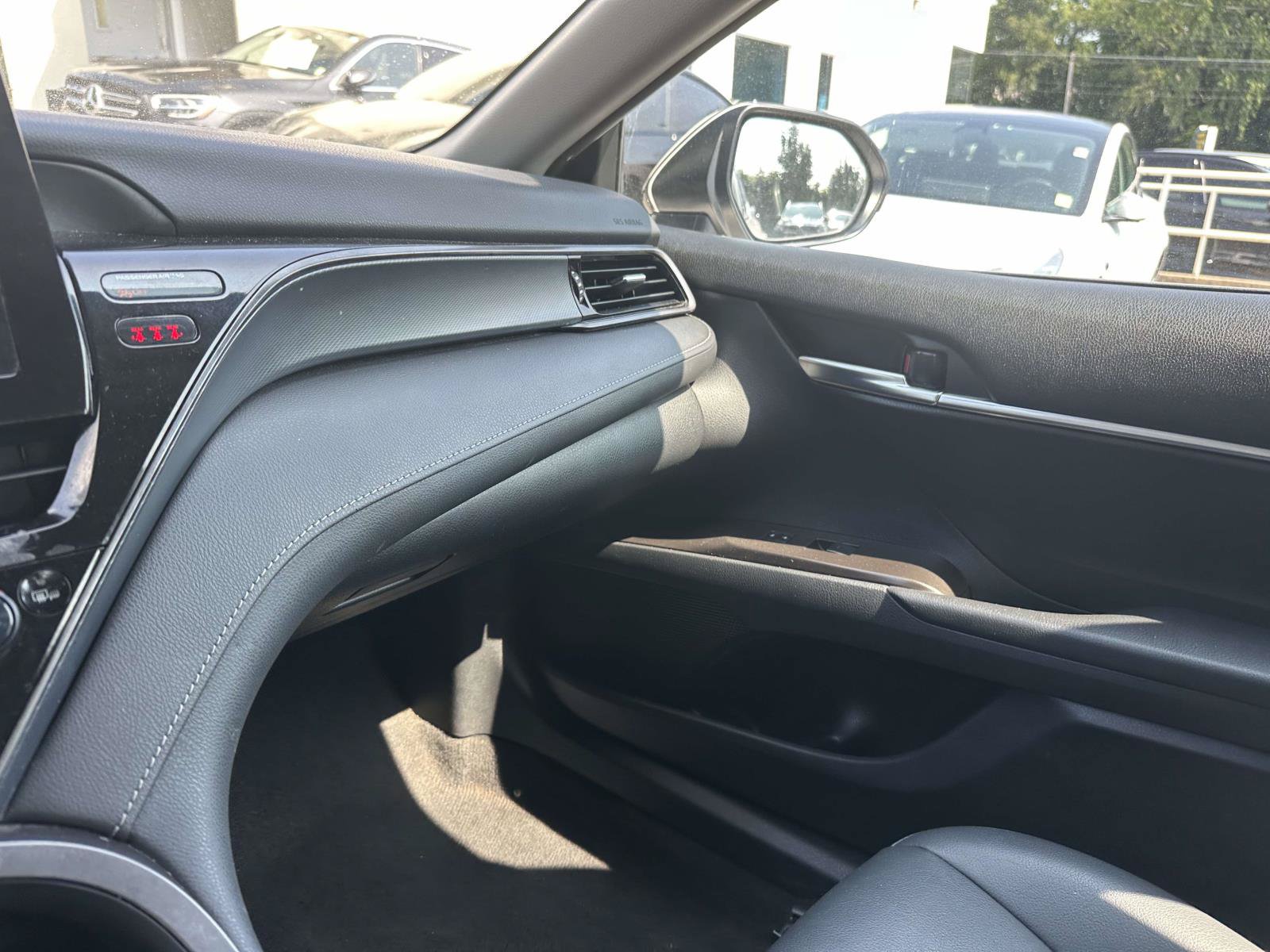 Used 2024 Toyota Camry SE w/ Convenience Package FWD image 29