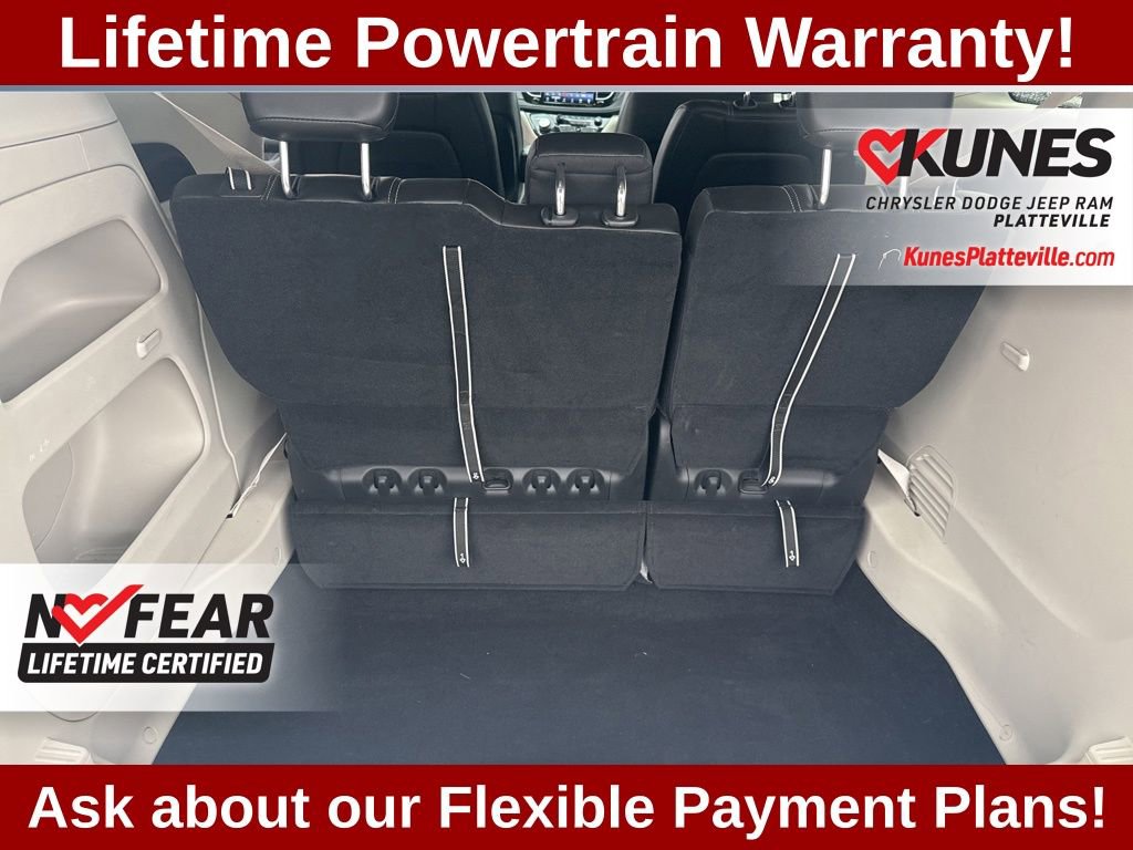 Used 2024 Chrysler Pacifica Touring-L image 24