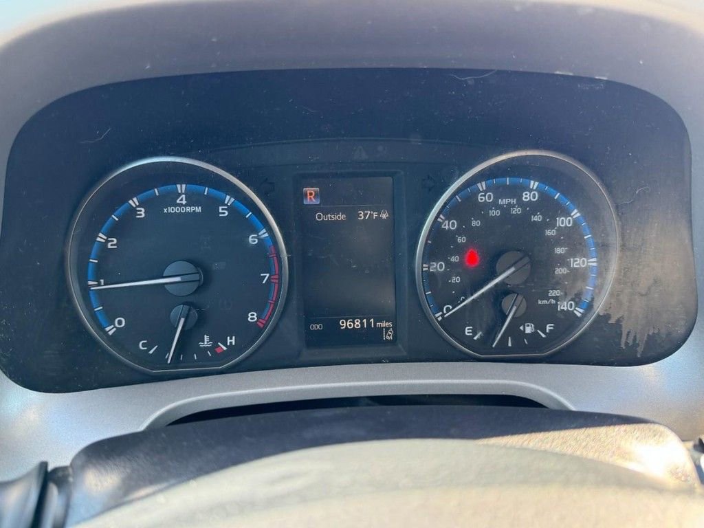 Used 2018 Toyota RAV4 LE image 21