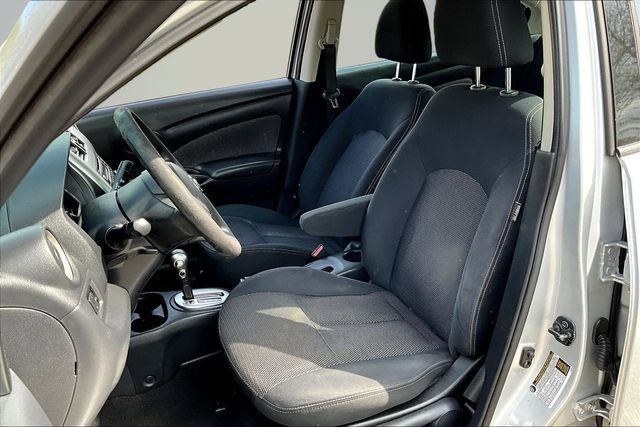 Used 2014 Nissan Versa SV w/ Convenience Package image 19