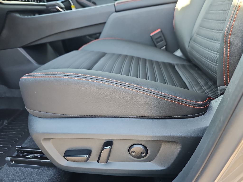 New 2026 Nissan Rogue SV w/ Rock Creek Premium Package AWD/4WD image 32