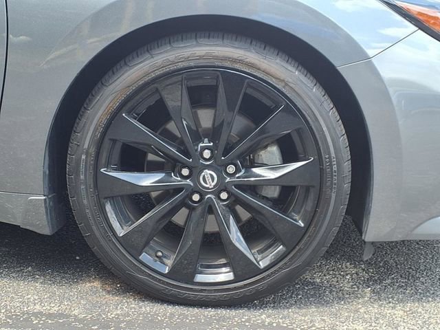 Used 2022 Nissan Maxima SR w/ Sport Mat Group image 10