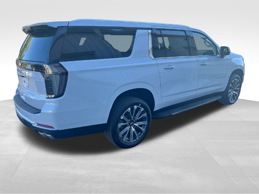 New 2026 Chevrolet Suburban High Country w/ Sun And Tow Package AWD/4WD image 5
