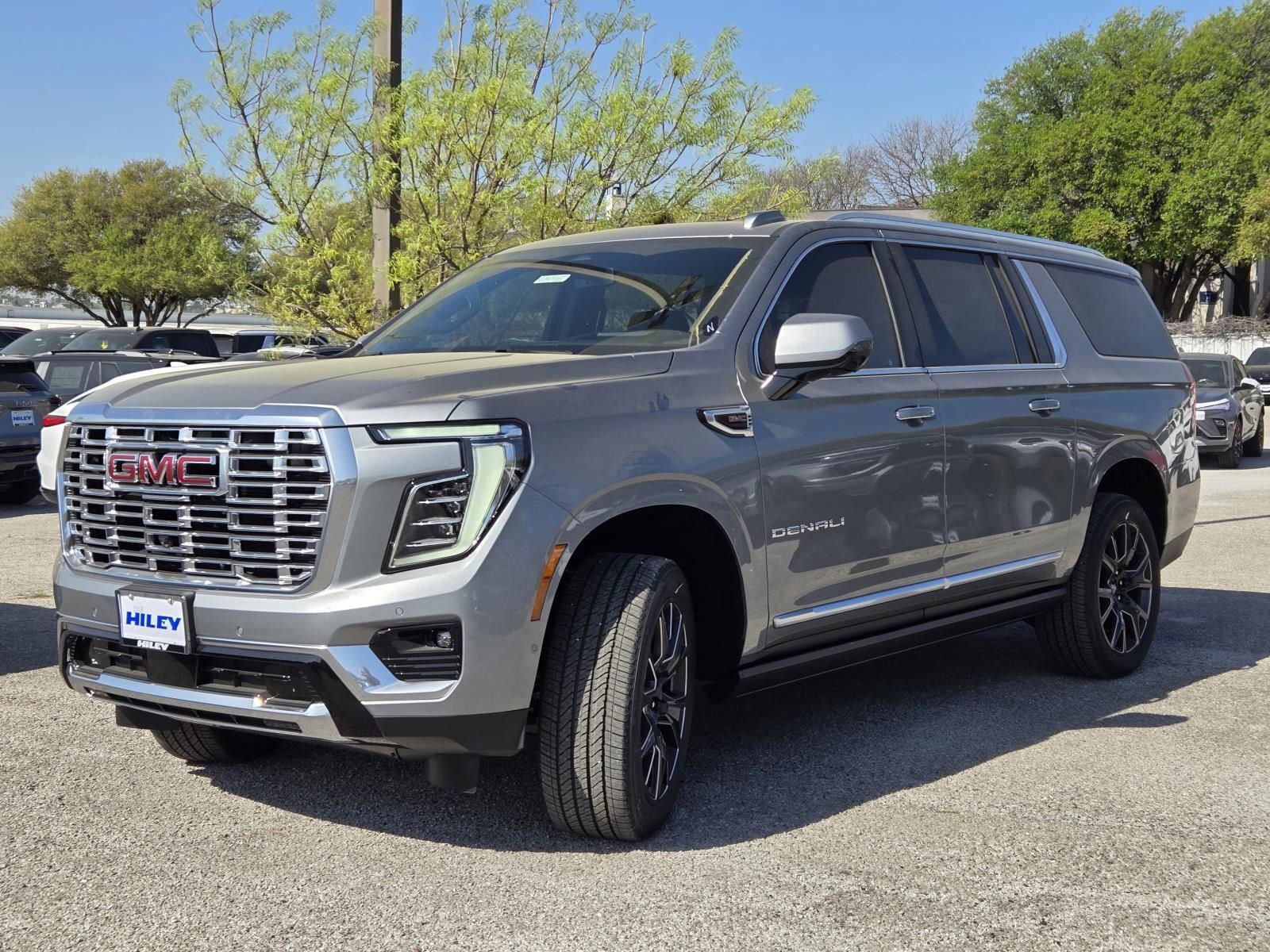 New 2026 GMC Yukon XL Denali w/ Sun & Power Step Package AWD/4WD image 2