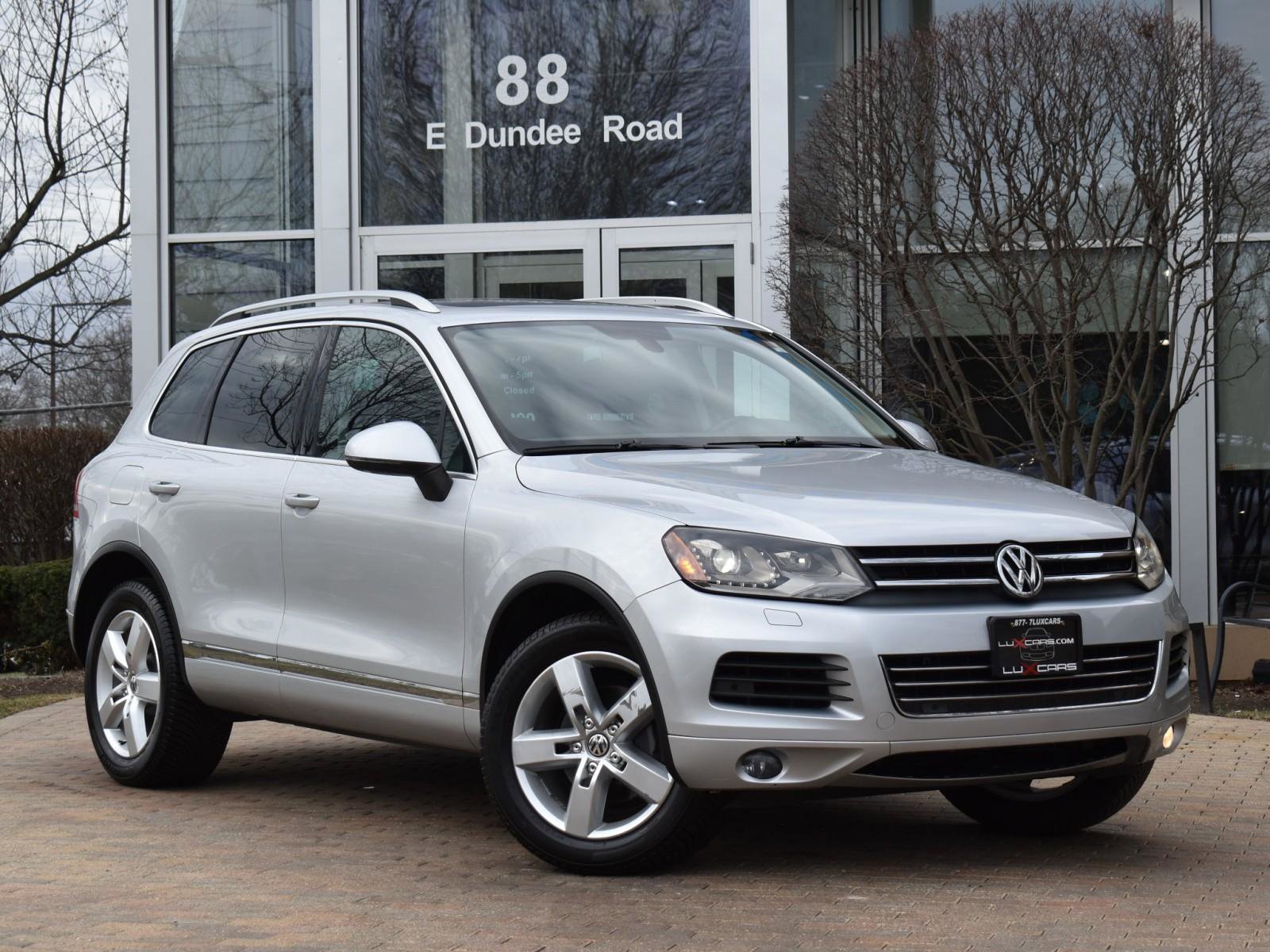 Used 2012 Volkswagen Touareg Sport image 2