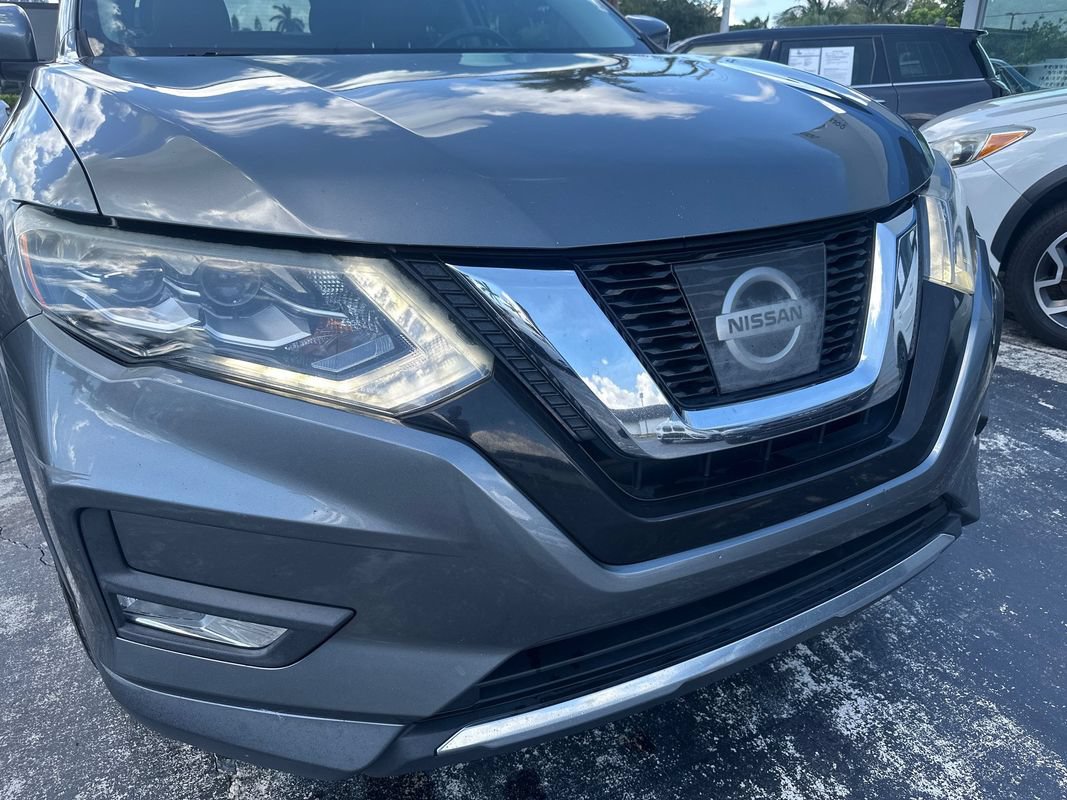Used 2017 Nissan Rogue SL w/ SL Premium Package FWD image 12