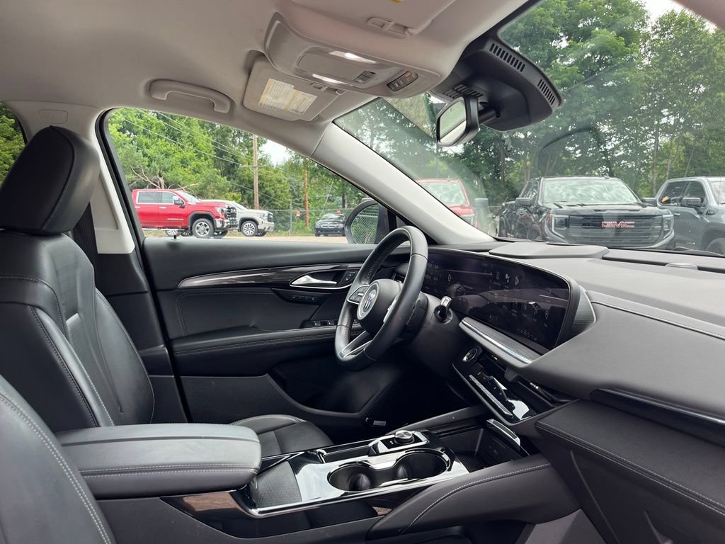 Used 2024 Buick Envision Preferred AWD/4WD image 37