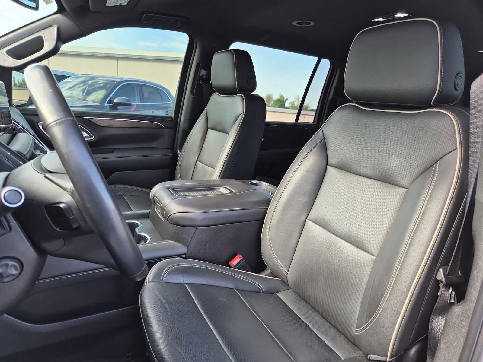 Used 2021 Chevrolet Suburban Premier image 15