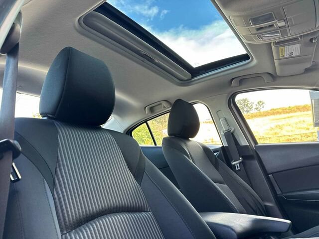 Used 2016 MAZDA MAZDA3 i Touring w/ Popular Equipment Package FWD image 18