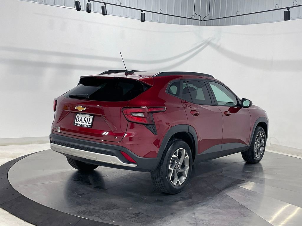 Used 2024 Chevrolet Trax LT FWD image 11