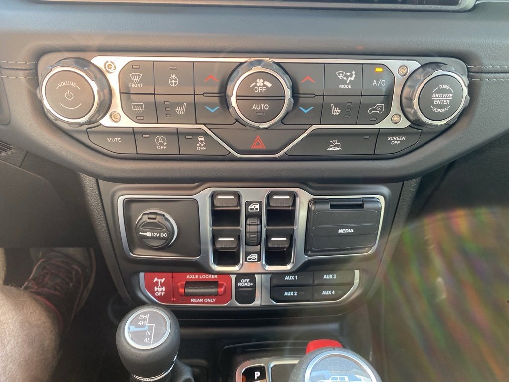 New 2025 Jeep Gladiator Mojave w/ Convenience Group image 29