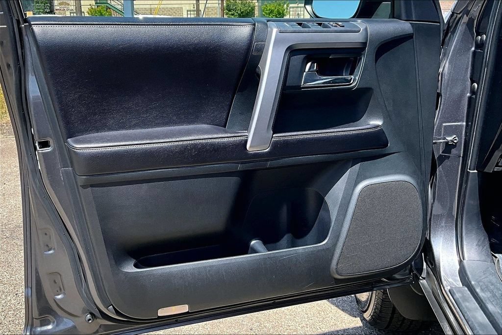 Used 2017 Toyota 4Runner SR5 Premium AWD/4WD image 22
