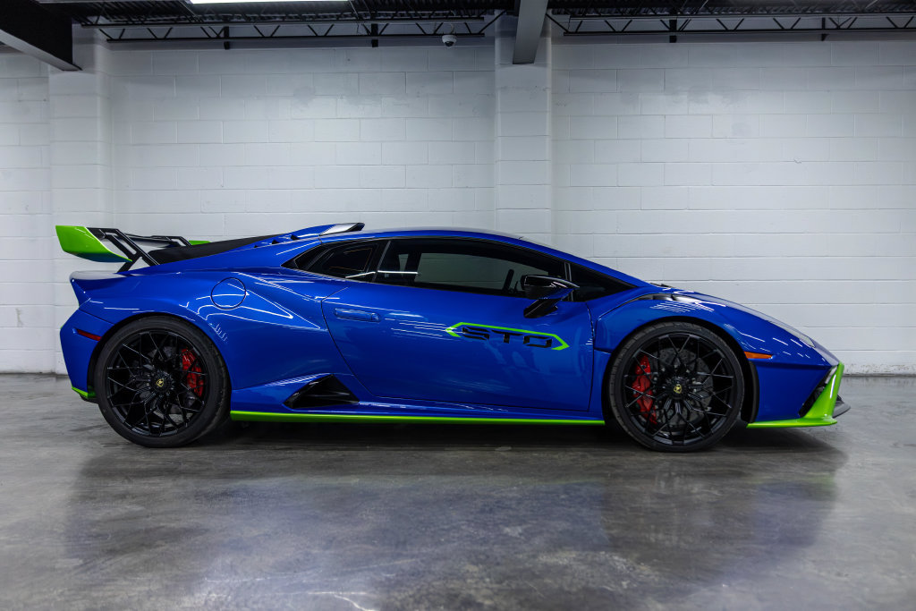 Used 2022 Lamborghini Huracan STO RWD image 21
