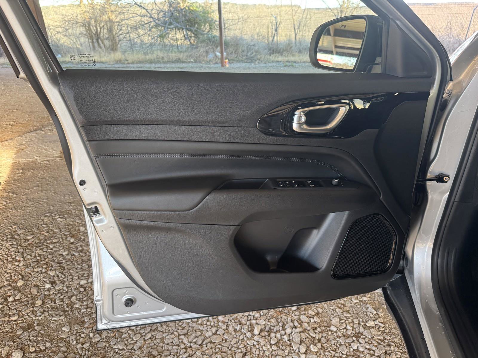 New 2026 Jeep Compass Latitude image 21