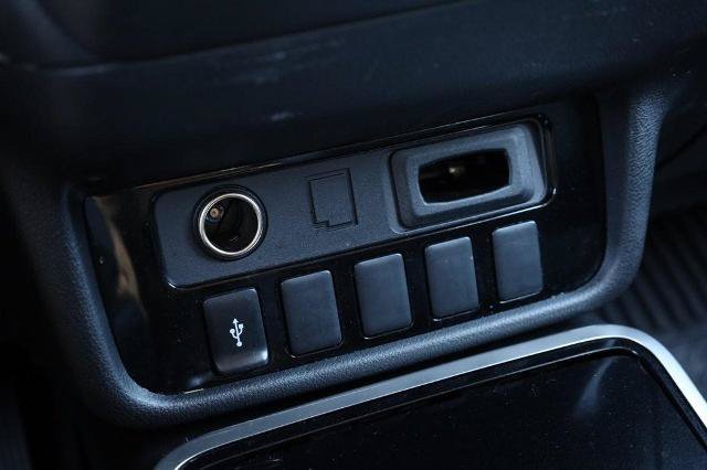 Used 2019 Mitsubishi Outlander SE AWD/4WD image 16