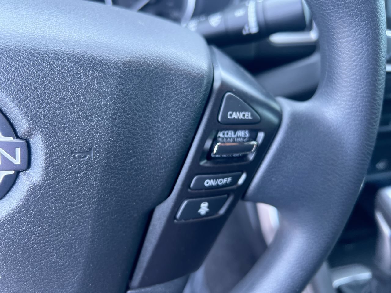 Used 2024 Nissan Frontier SV w/ Technology Package RWD image 17