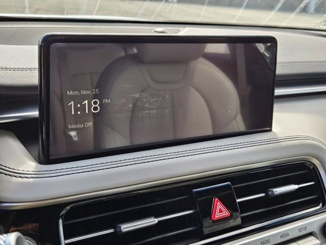 Used 2025 Genesis G70 2.5T RWD image 25