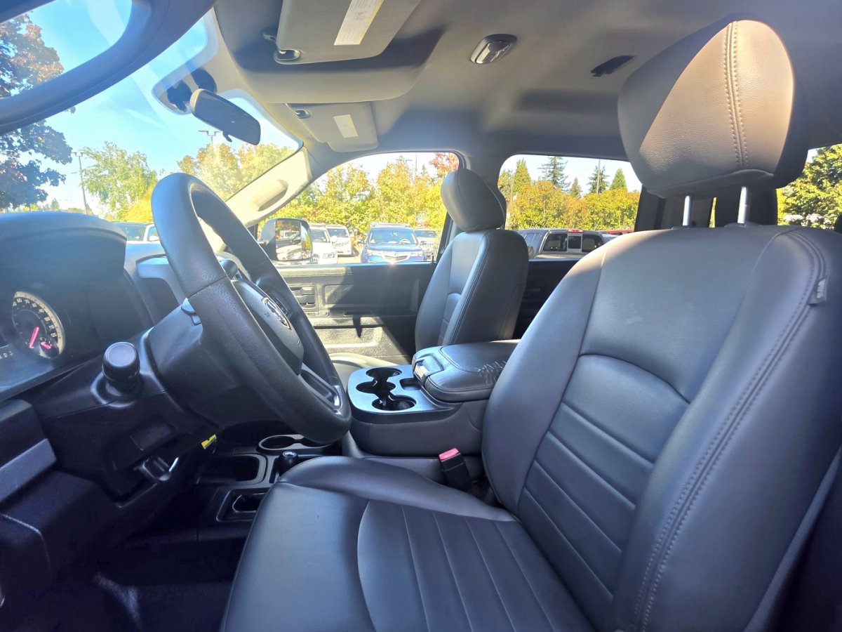 Used 2014 RAM 2500 Tradesman w/ Chrome Appearance Group AWD/4WD image 16