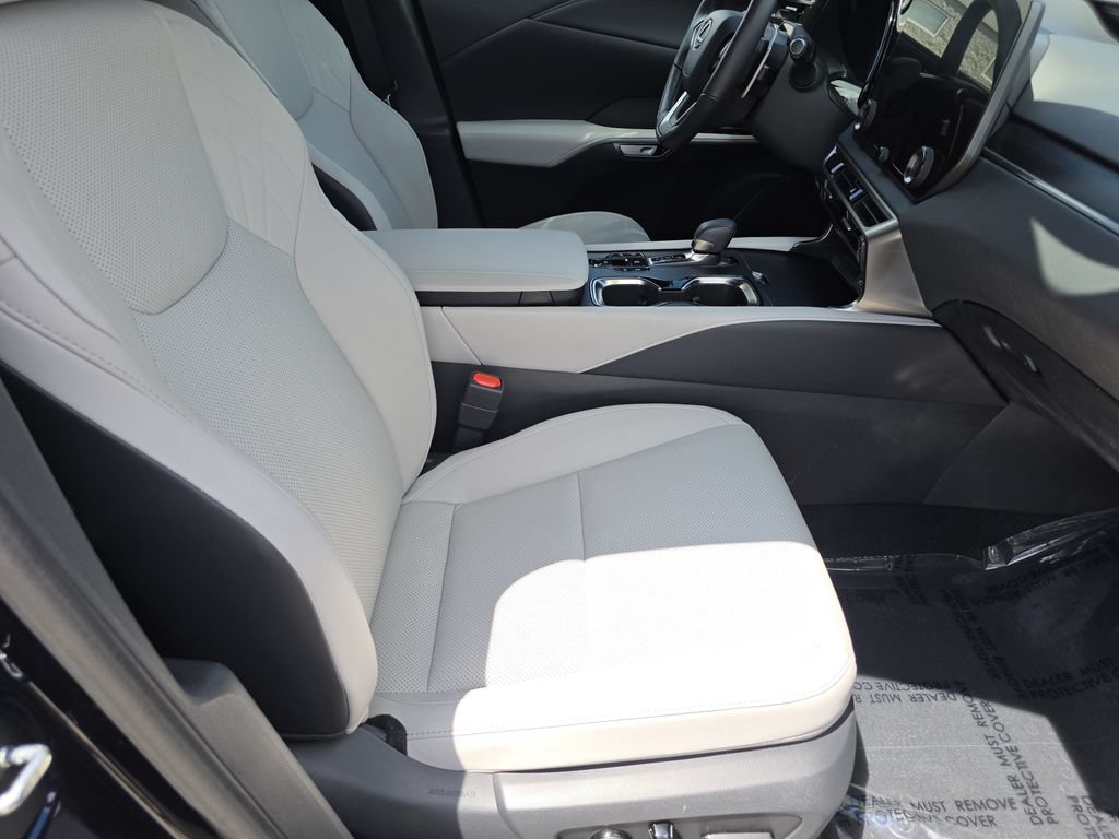 Certified 2023 Lexus RX 350 Premium w/ Cold Area Package AWD/4WD image 17