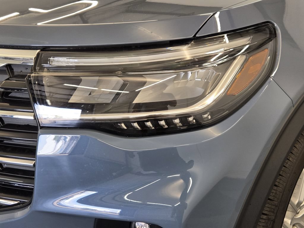 New 2026 Ford Explorer Active w/ Active Comfort Package RWD image 7