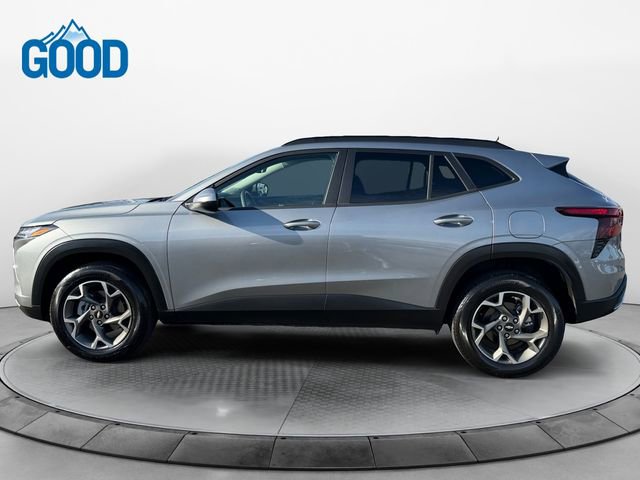 Used 2025 Chevrolet Trax LT w/ Driver Confidence Package image 2