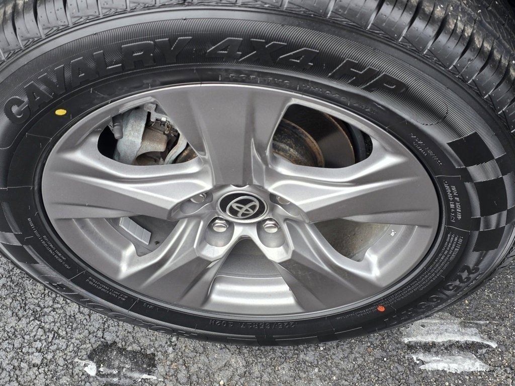 Used 2022 Toyota RAV4 XLE image 10