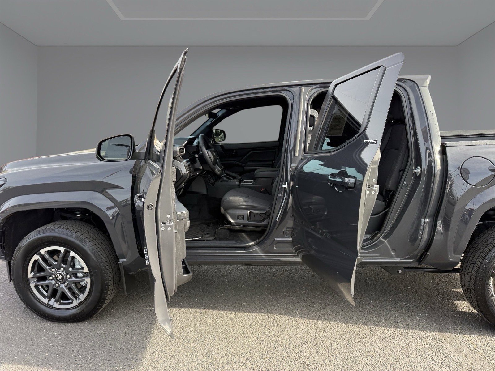 Used 2024 Toyota Tacoma SR5 image 8