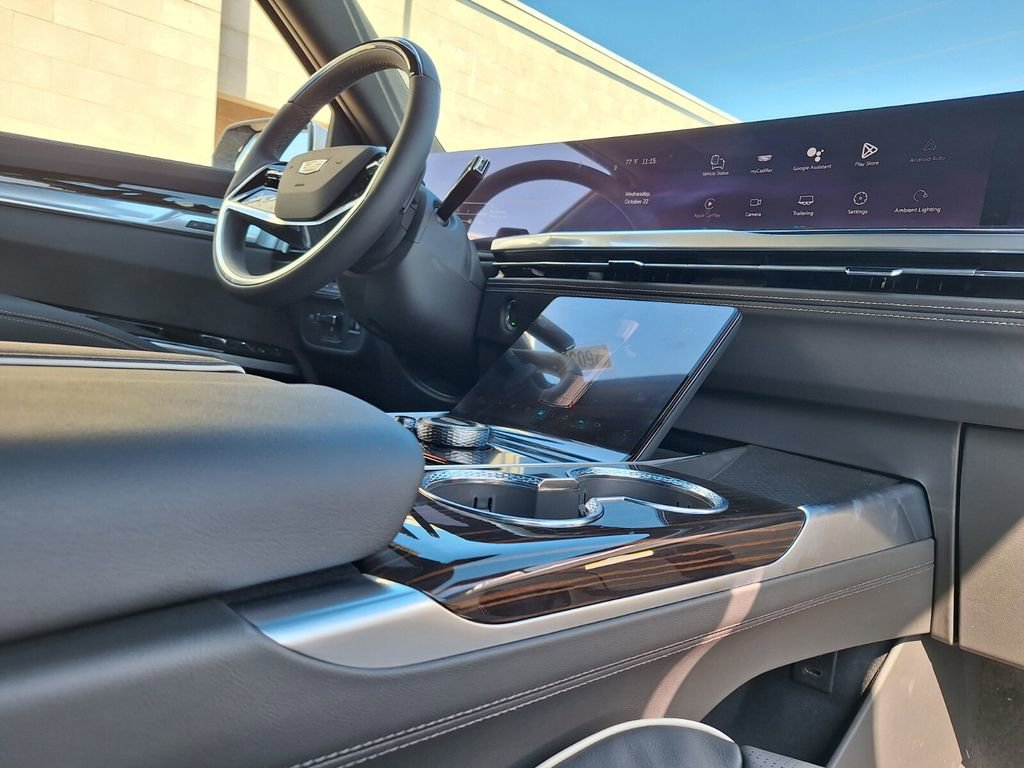 New 2026 Cadillac Escalade ESV Luxury w/ LPO, Radiant Package image 28