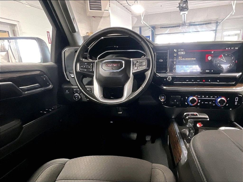 Used 2024 GMC Sierra 1500 Elevation w/ X31 Off-Road Package AWD/4WD image 17