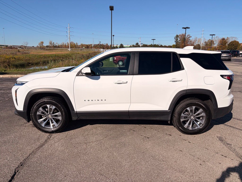 Used 2026 Chevrolet Equinox LT w/ Convenience Package II AWD/4WD image 4