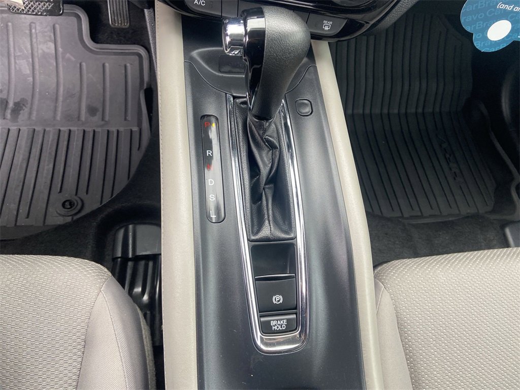 Used 2018 Honda HR-V LX image 15