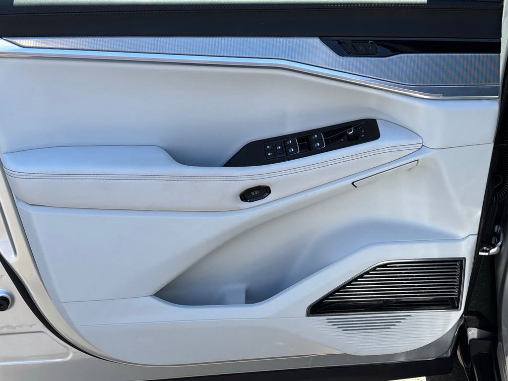 Used 2025 Jeep Wagoneer S Limited image 10