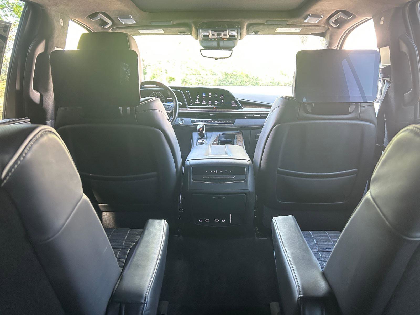 Used 2023 Cadillac Escalade Sport Platinum w/ LPO, ONYX Package image 18