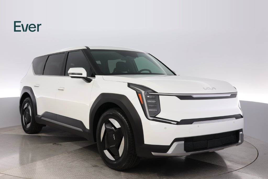 Used 2024 Kia EV9 Light Long Range RWD image 13