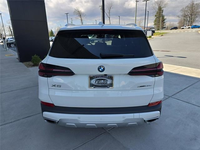 Used 2024 BMW X5 xDrive50e image 5