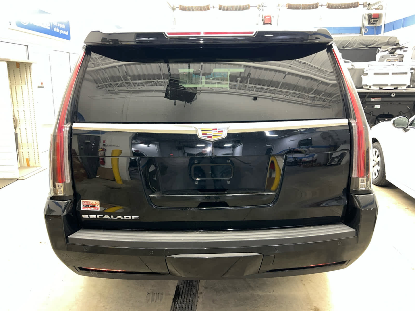 Used 2016 Cadillac Escalade ESV Platinum image 11