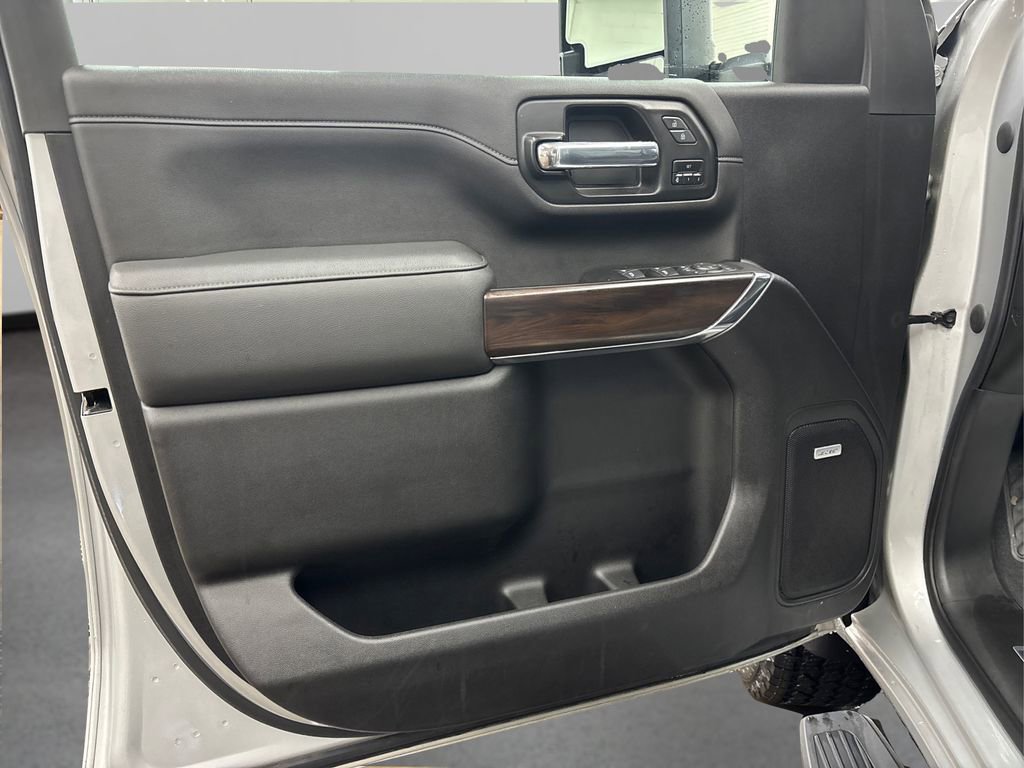 Used 2022 GMC Sierra 3500 SLT w/ SLT Preferred Package image 24